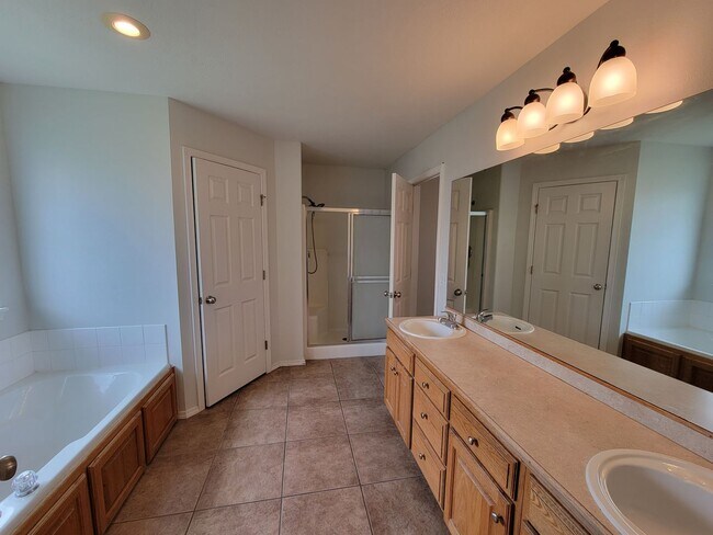 Building Photo - All brick 3 bedroom house