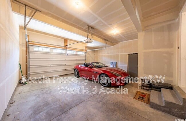 Building Photo - 3713 N 60 E