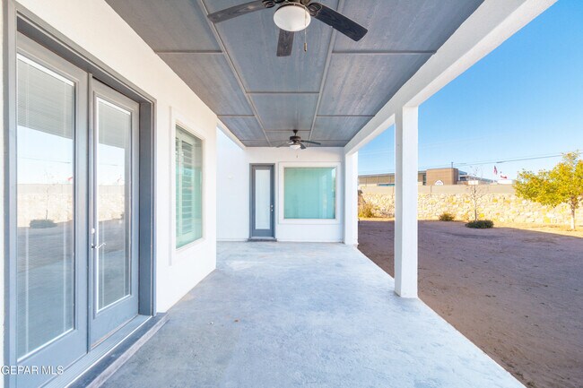 Building Photo - 864 Lemington St