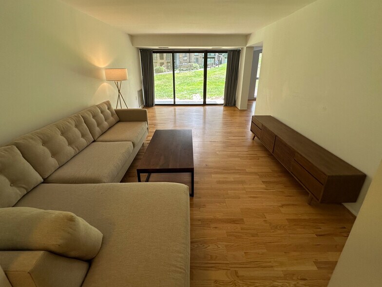 Primary Photo - 2052 Royal Fern Ct