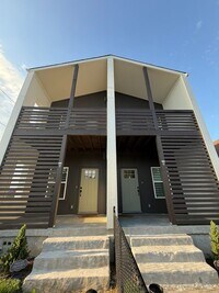 Building Photo - 1124 Garfield St