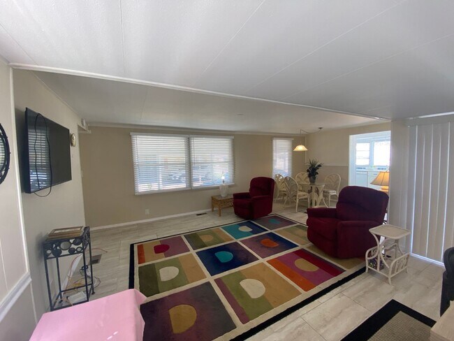 Building Photo - Holiday Park *short or long term rental av...