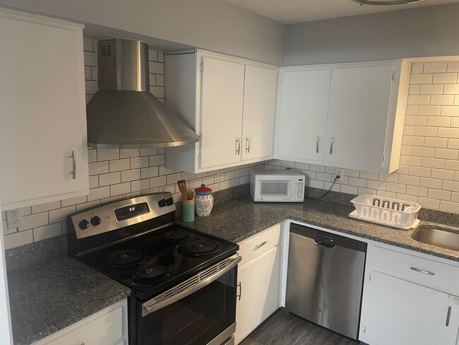 Building Photo - 1807 Treehouse Trail