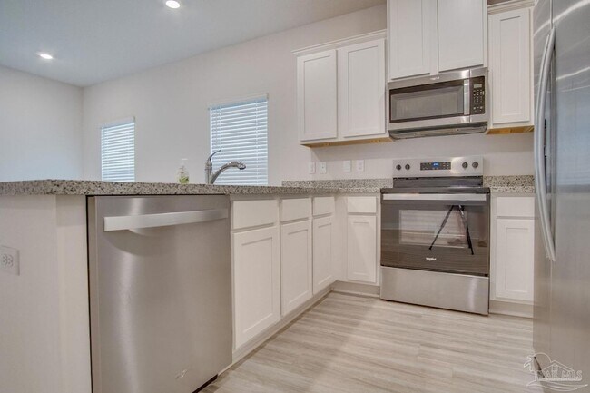 Building Photo - 9400 Nature Crk Ln