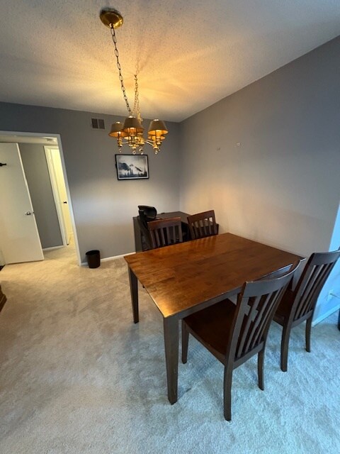 Building Photo - 5901 Mount Eagle Dr