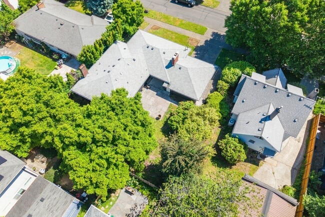 Building Photo - Mid-Century Classic! 3bd/3ba 2700 sf Short Term- FULLY FURNISHED!