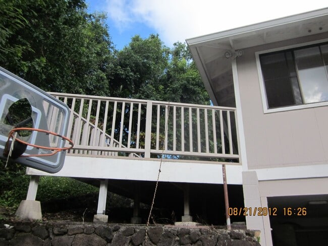Building Photo - Breezy Kaneohe House