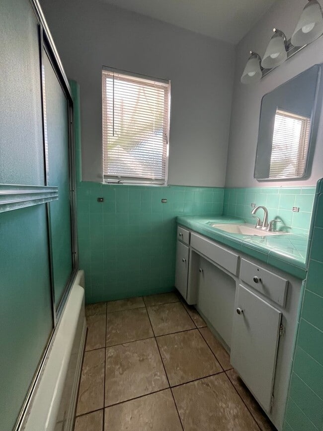 Building Photo - 544 W 120th St