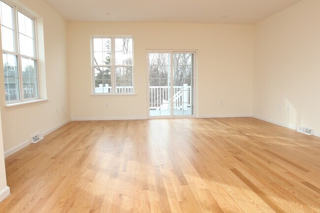 Building Photo - 70 Belvidere Ave