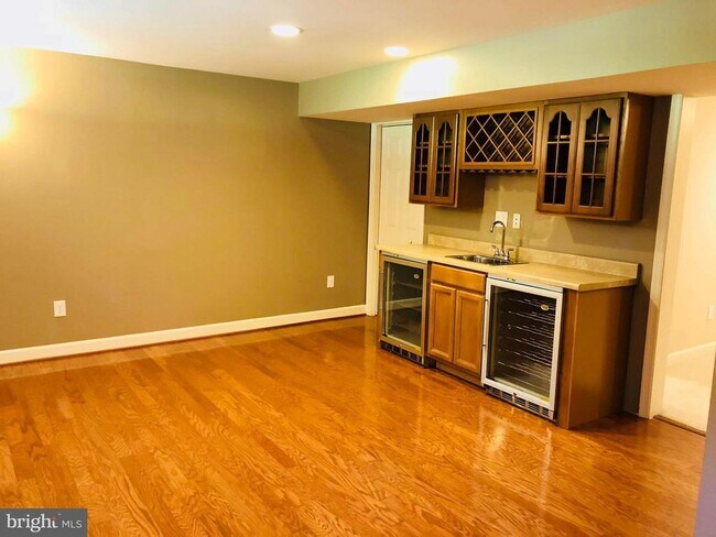 Building Photo - 31 Willowmere Ct