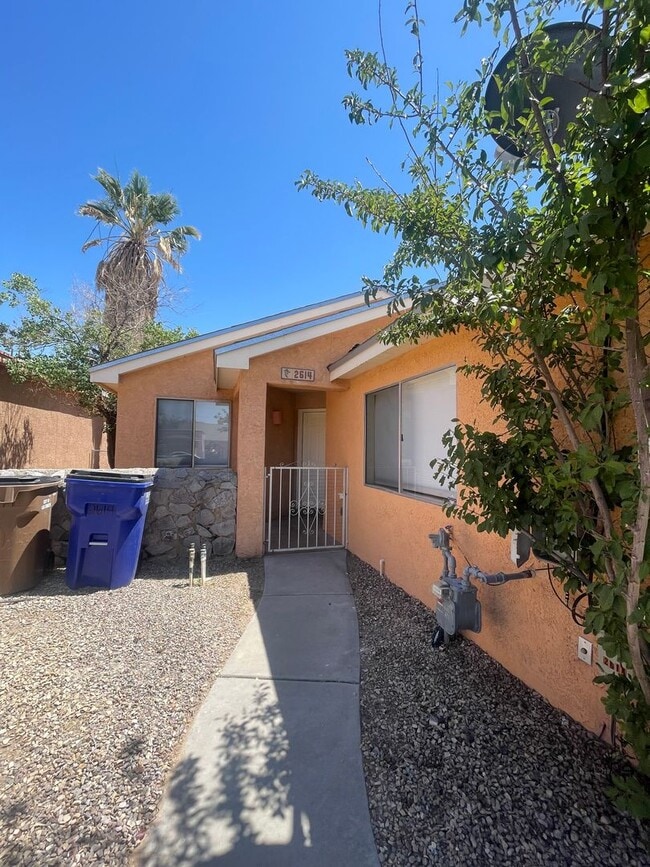 Building Photo - Charming 3-bedroom, 2-bathroom Home locate...