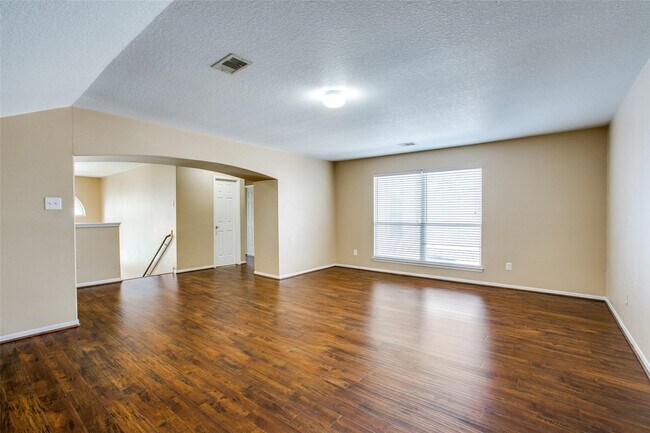 Building Photo - 9907 Valance Way