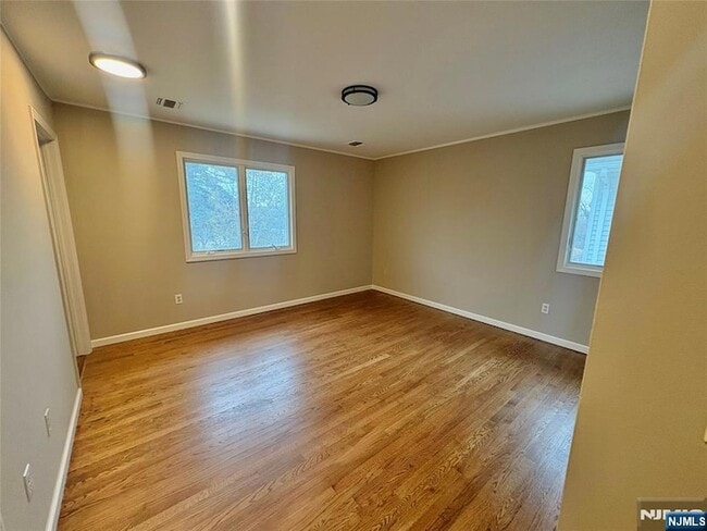 Building Photo - 32 Orchard St