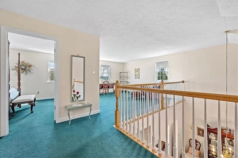 Building Photo - 103 Paddock Ln