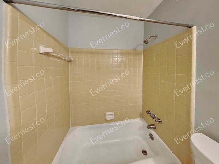 Building Photo - 239 Bellwood Ln