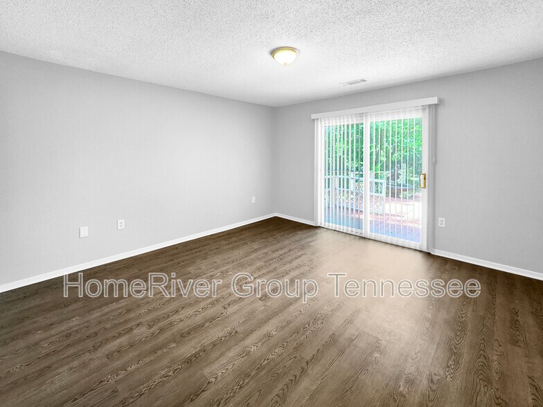 Building Photo - 8701 Lathbury Pl N