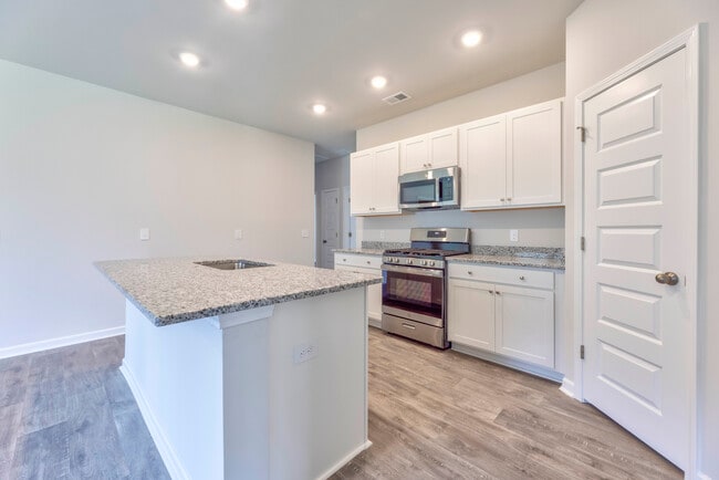 Building Photo - The Preserve at Hilton Head Lakes