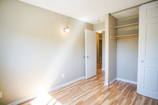 Building Photo - Spacious Two Bedroom in Heart of Buckman!