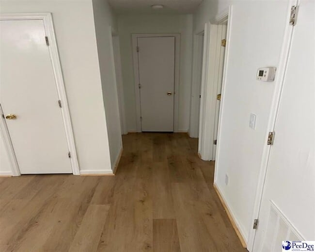 Building Photo - 1724 W Pine Lake Dr