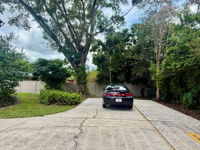 Building Photo - Cute 3/2 Townhome in Winter Park - close t...
