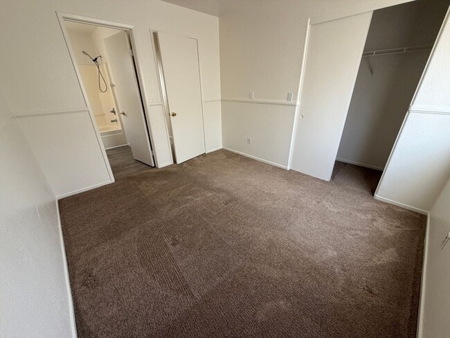 Building Photo - Ready Now