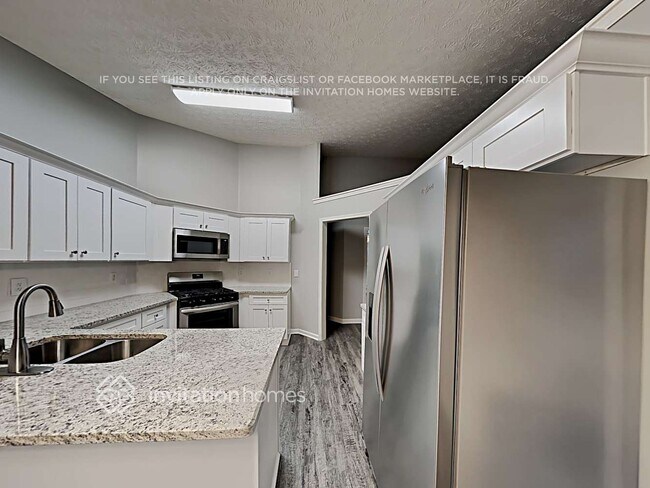 Building Photo - 844 Whitehaven Ln