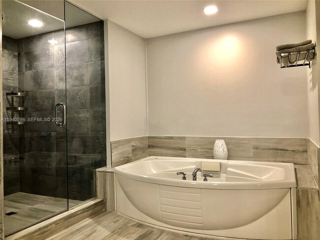 Building Photo - 3101 S Ocean Dr