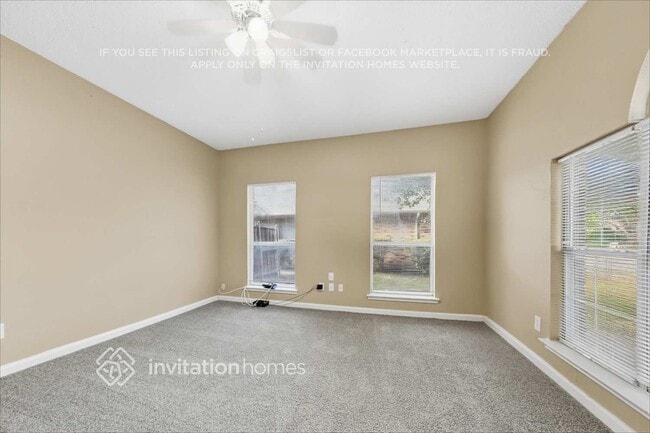Building Photo - 2110 Loretta Ln