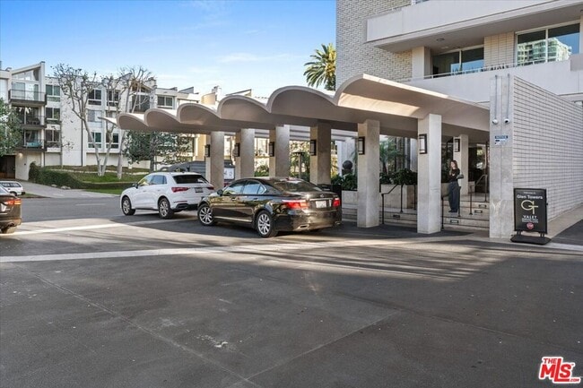 Building Photo - 1333 S Beverly Glen Blvd