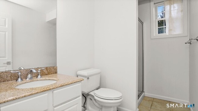 Building Photo - 519 E Putnam Ave