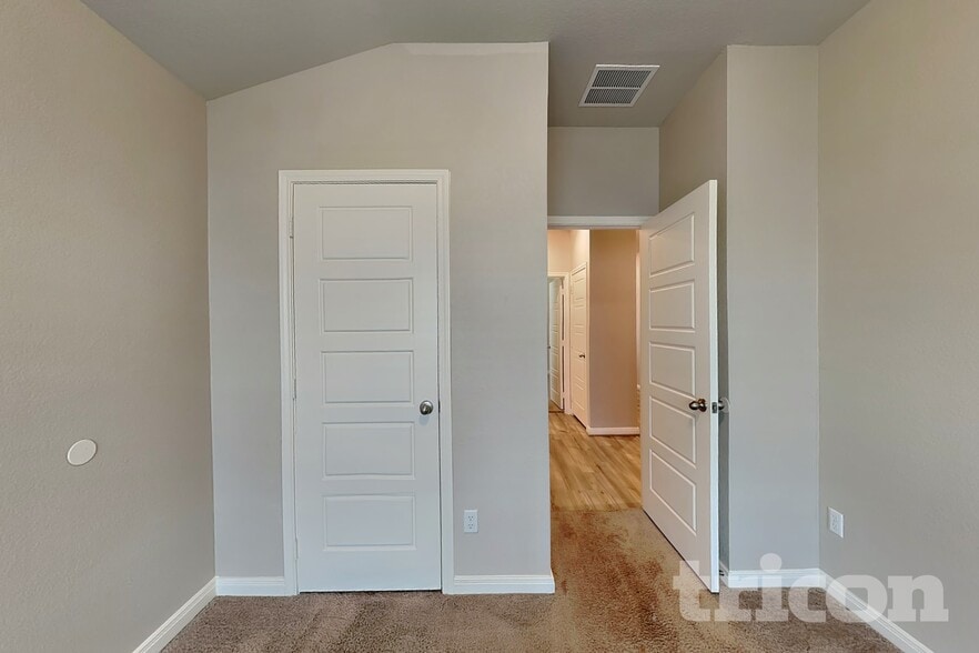 Building Photo - 5816 Zoey Wy