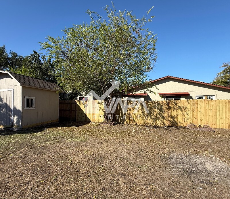 Building Photo - 9846 Alisa Brooke