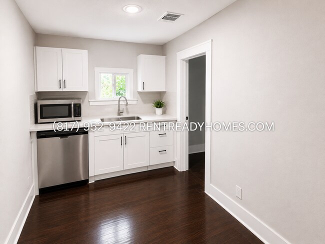 Building Photo - 1021 Delmas St