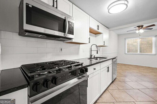 Building Photo - 579 Northridge Rd