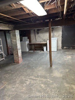 Building Photo - 70 Thorpe St