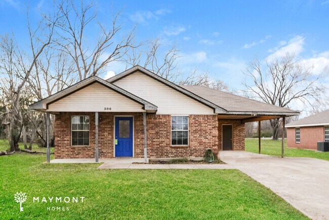 Primary Photo - 3 Bedroom Brick Home in Terrell, TX