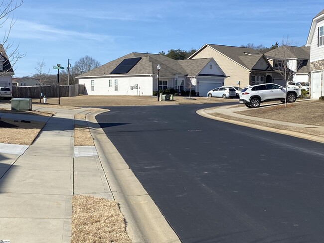 Building Photo - 126 Northwild Dr