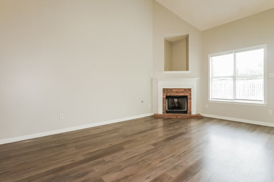 Building Photo - 10076 Sutton Ridge Ln