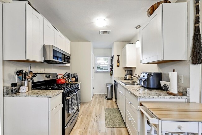 Building Photo - 9702 Oriole Dr