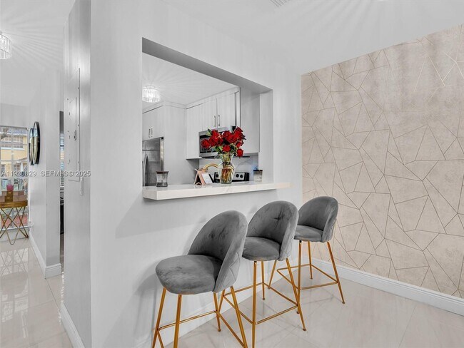 Building Photo - 6747 Sienna Club Dr