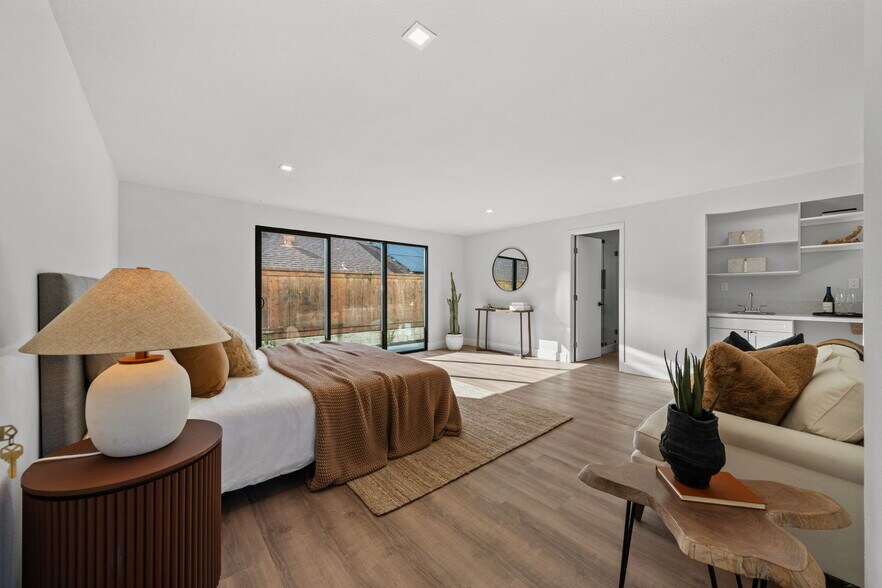 Building Photo - 2029 Del Mar Heights Rd