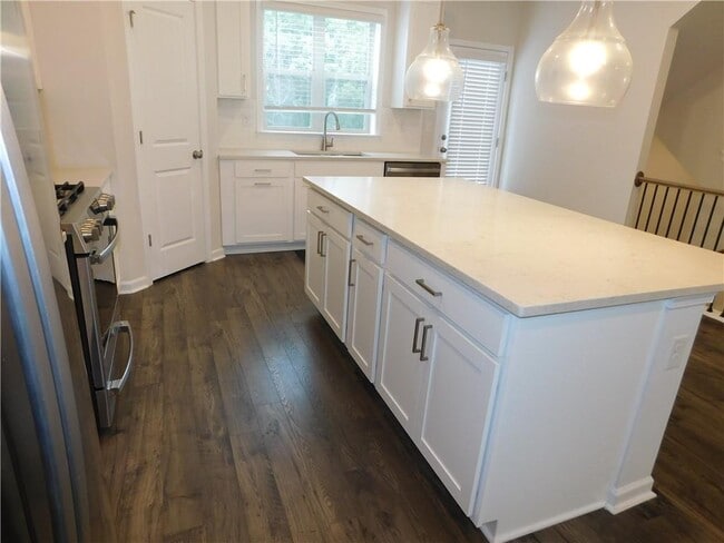 Building Photo - 1626 Halbrook Pl SW