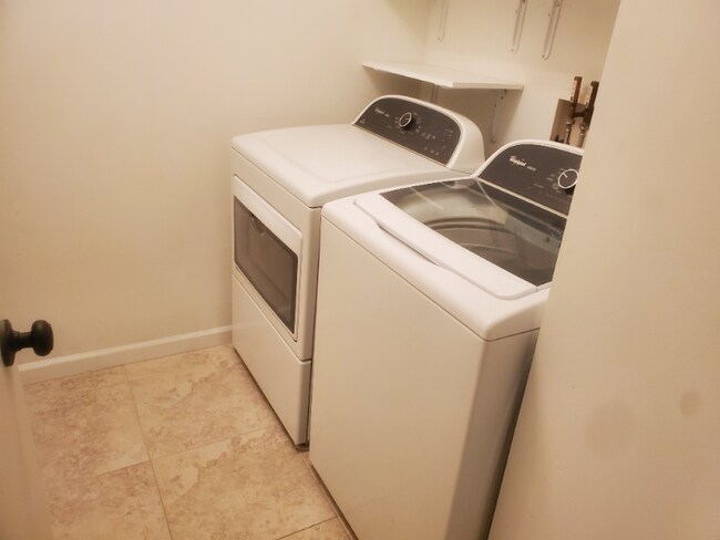 Building Photo - 185 Morgan Dr