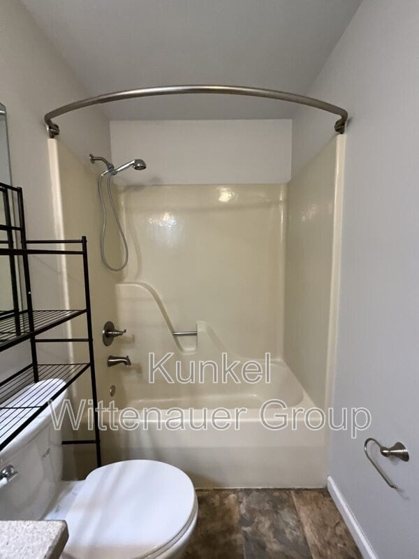 Building Photo - 213 Eagle Ridge