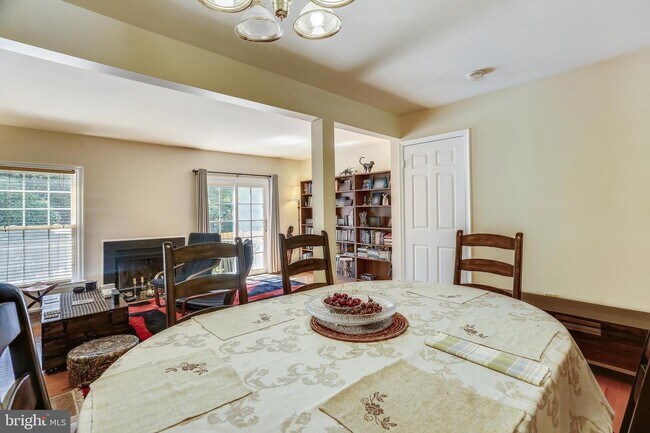 Building Photo - 11633 Pleasant Meadow Dr