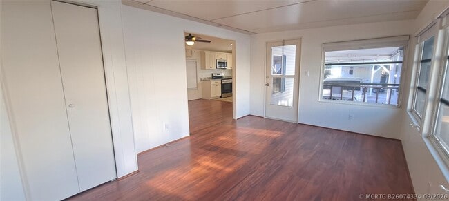 Building Photo - 5362 SE 65th Ave