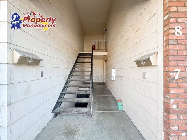 Building Photo - 5575 W. Franklin St.