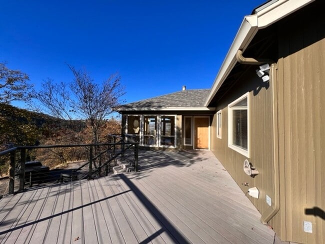 Building Photo - STUNNING VIEWS from this 3 bedroom, 2 bath home | Available February