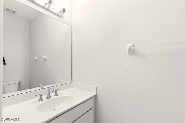 Building Photo - 14825 Sutherland Ave