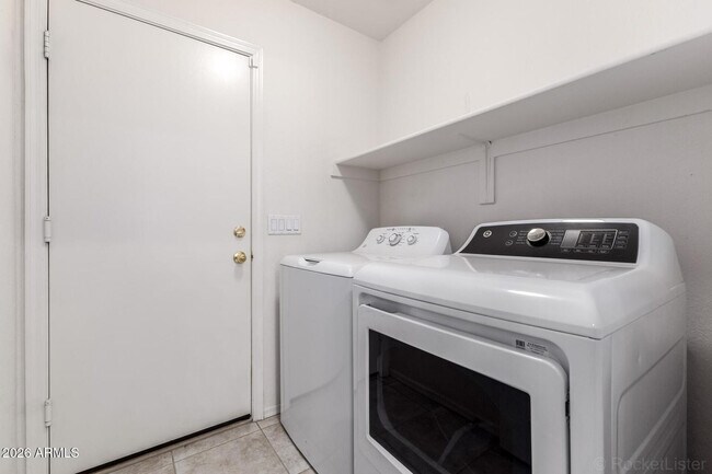 Building Photo - 15847 W Saguaro Ln